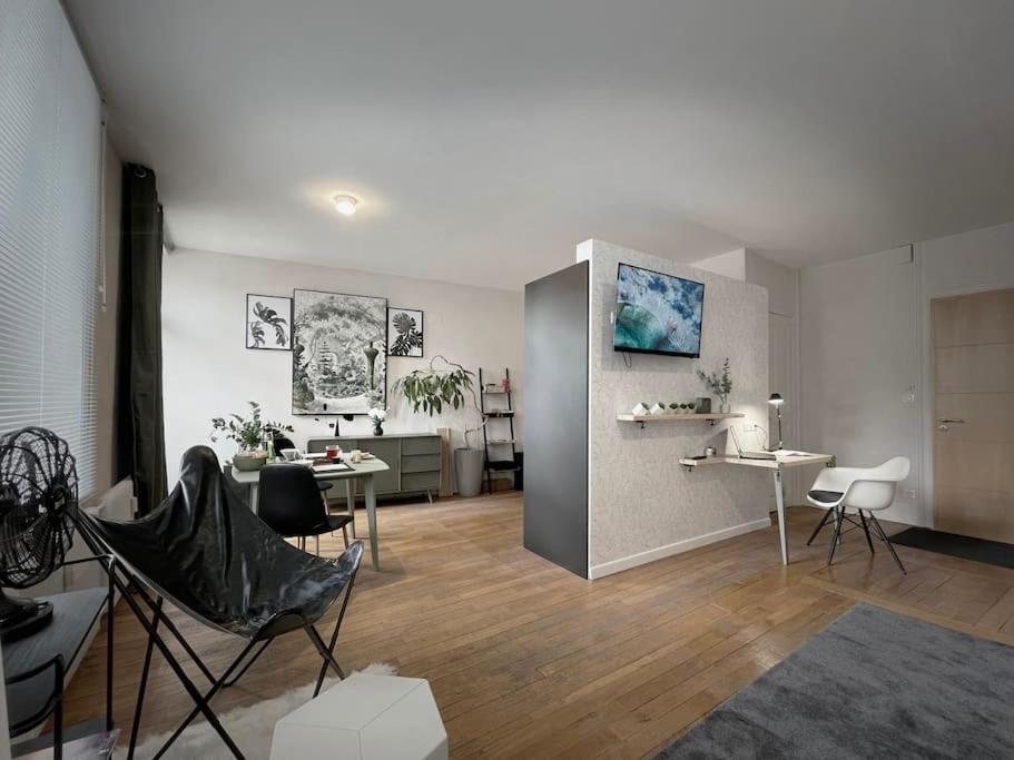Grand Studio Confortable Situe En Centre Ville Жерарме Екстер'єр фото